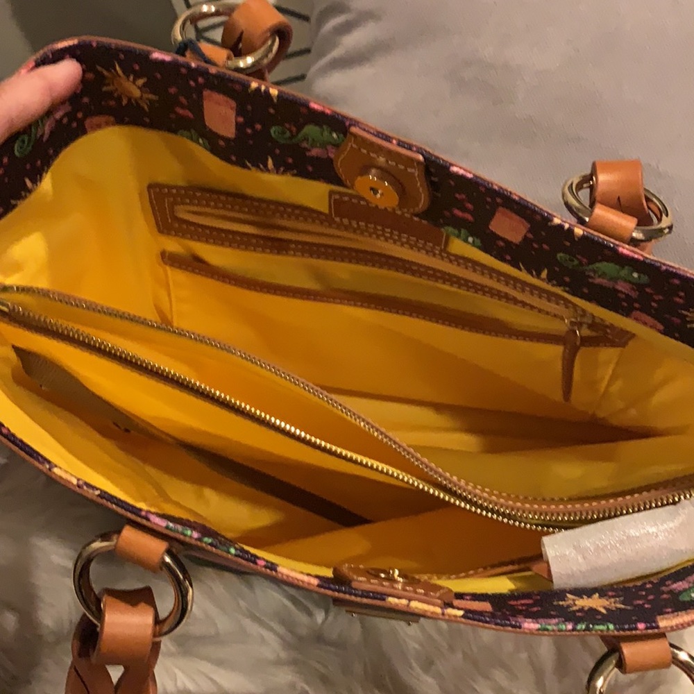 Disney x Dooney Bourke Rapunzel Tangled Tote bag - Picture 14 of 14